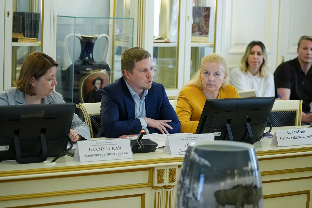 🚖 В ЗакСе обсудили новые правила для петербургских такси