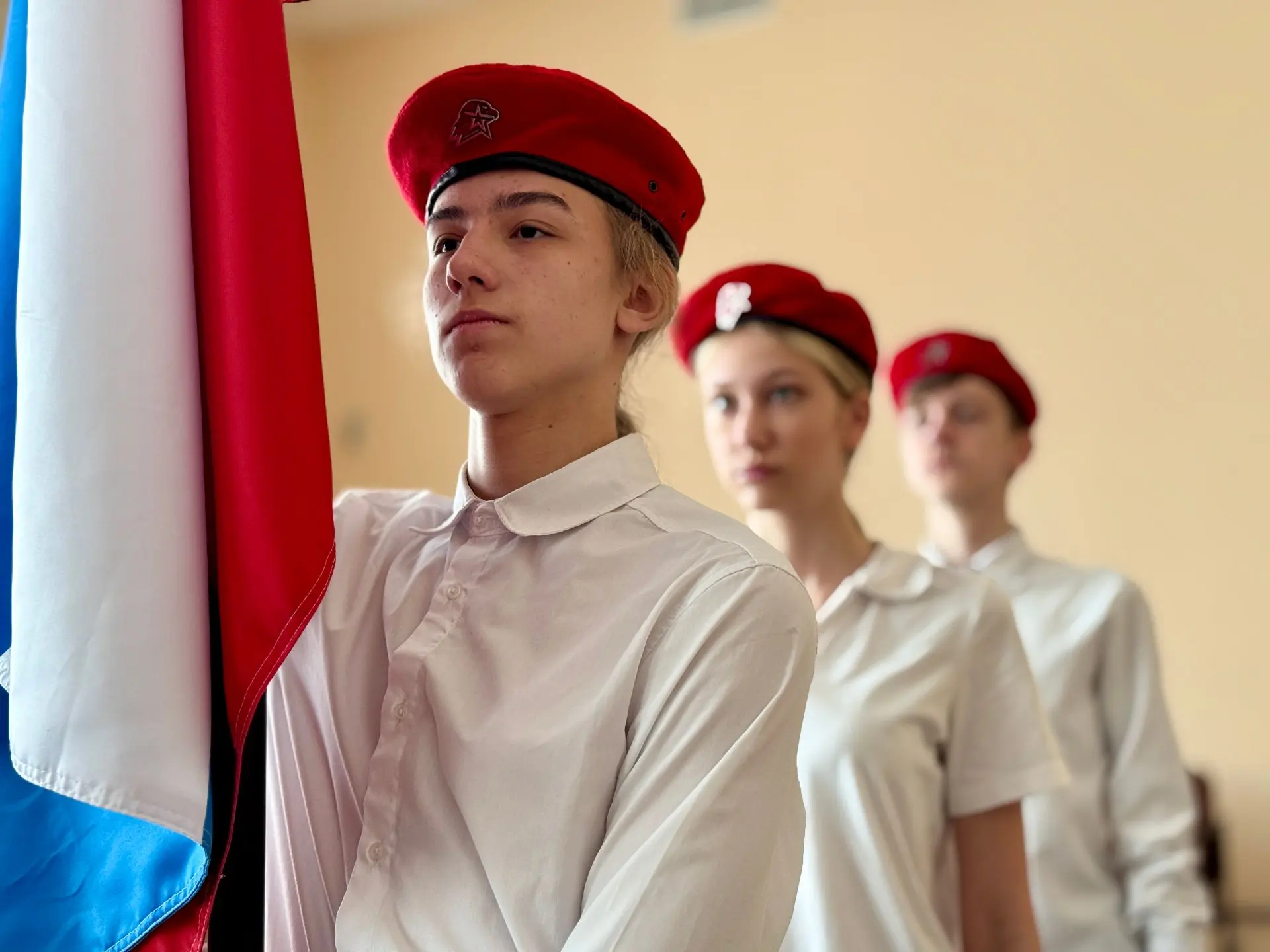 18 мая 2026 года учебная неделя в Центре образования № 58 «Поколение будущего» началась с торжествен