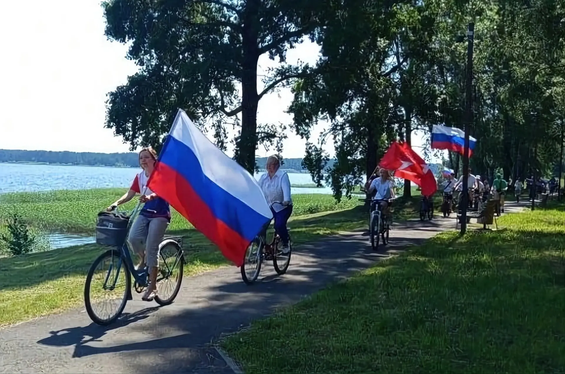 Праздник прошёл, а эмоции остались!

Смотри, как энергично и ярко Первые из Весьегонского округа отм