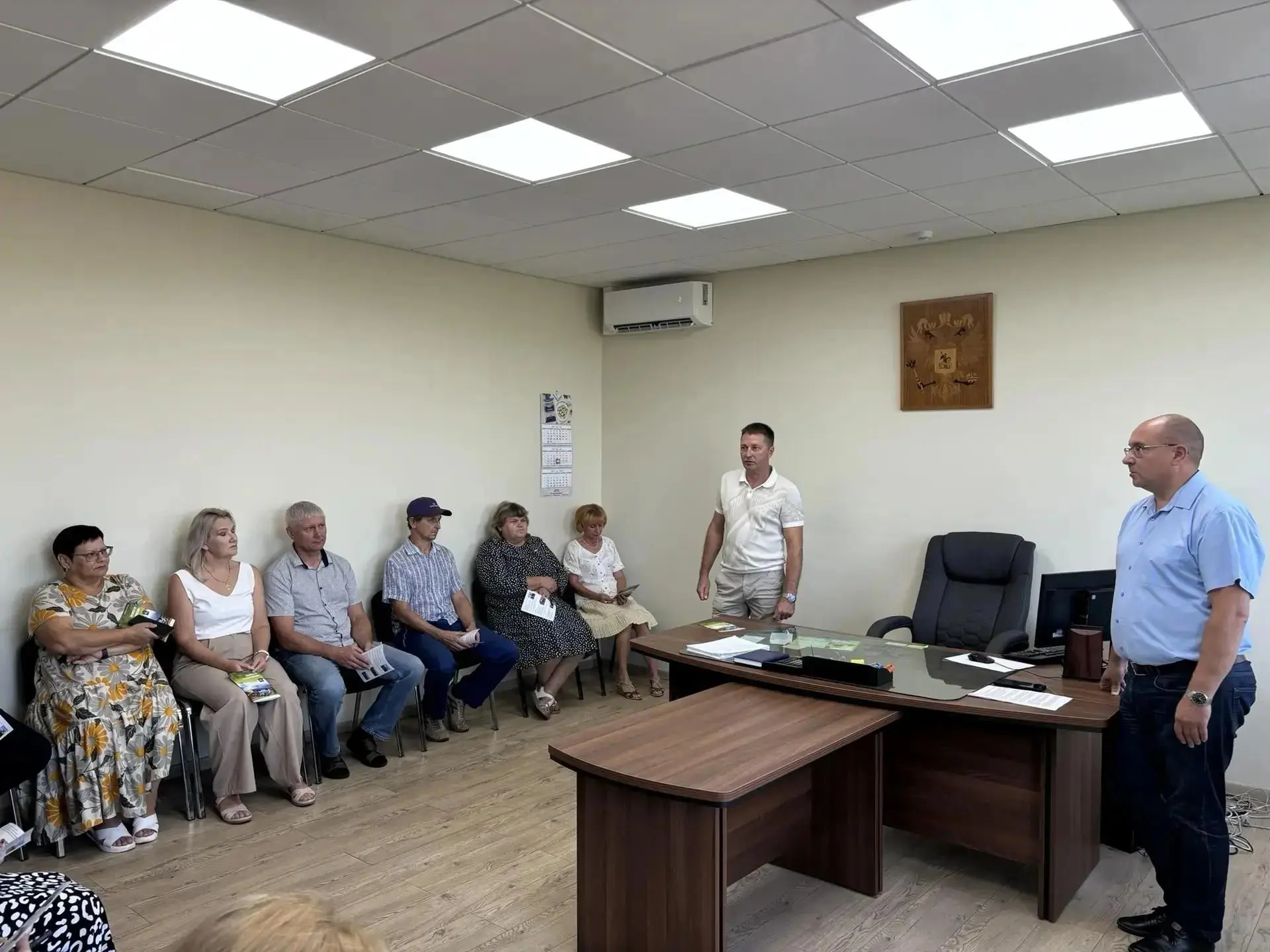 🏗️ Депутат от Единой России Алексей Маркин и глава округа Денис Мамонтов проверили ход работ на клю
