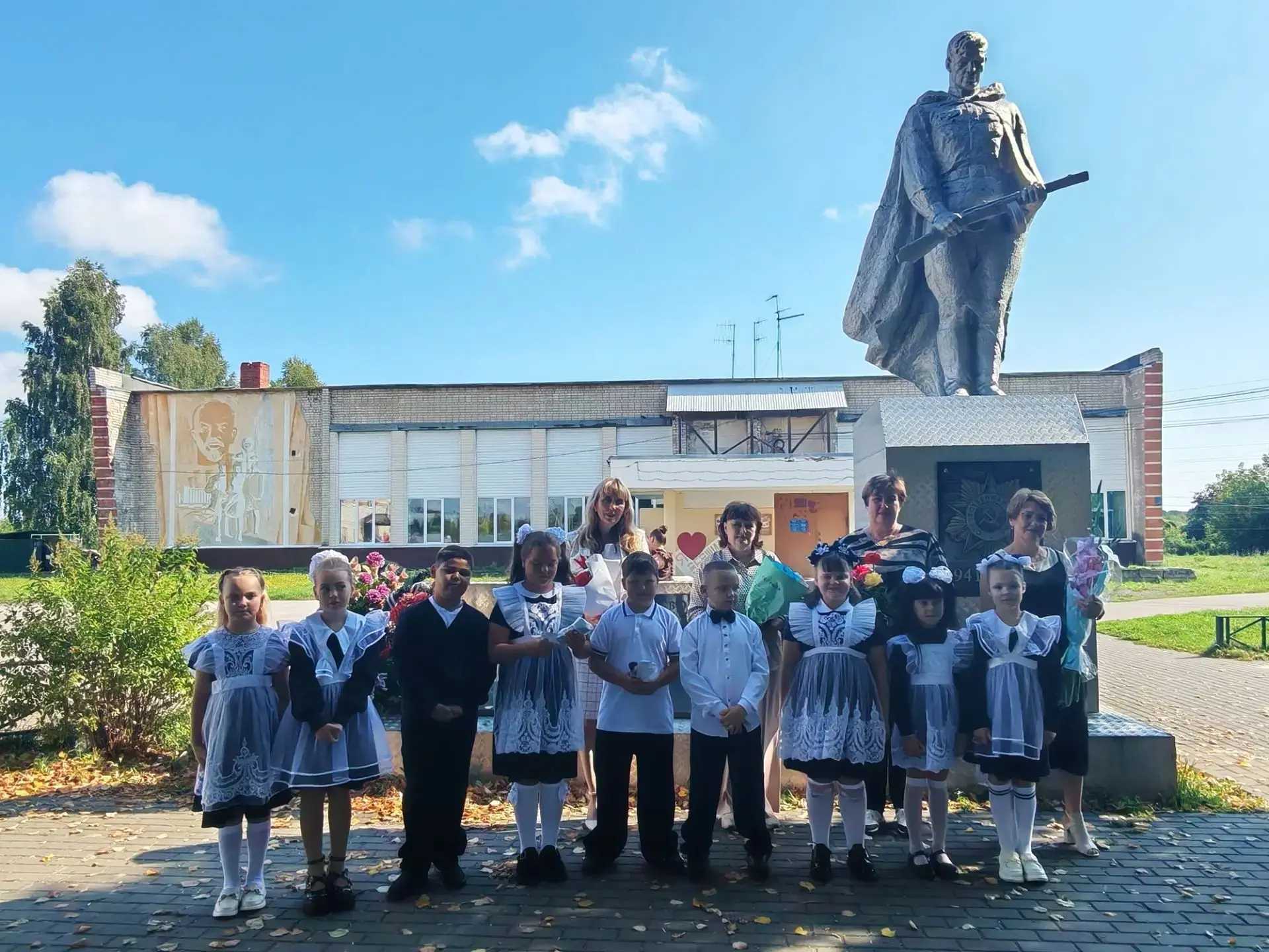 🎓 1 сентября в нашей школе состоялся праздник, с которого начинается новый учебный год!
