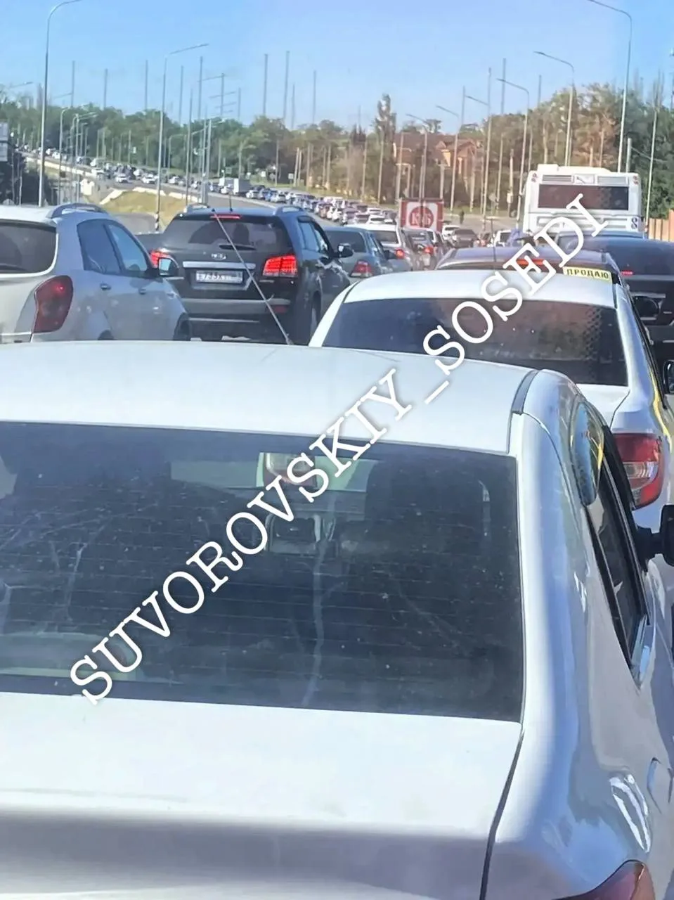 Утренняя пробка сегодня побила все рекорды 🙈🤬

Соседи, как вы там? Добрались до работы?

Суворовск