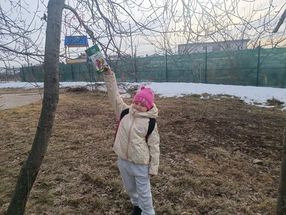 🐦✨ Мы помогли пернатым друзьям! ✨🐦  Привет, друзья! Это мы, первоклассники — участники акции «Пионер