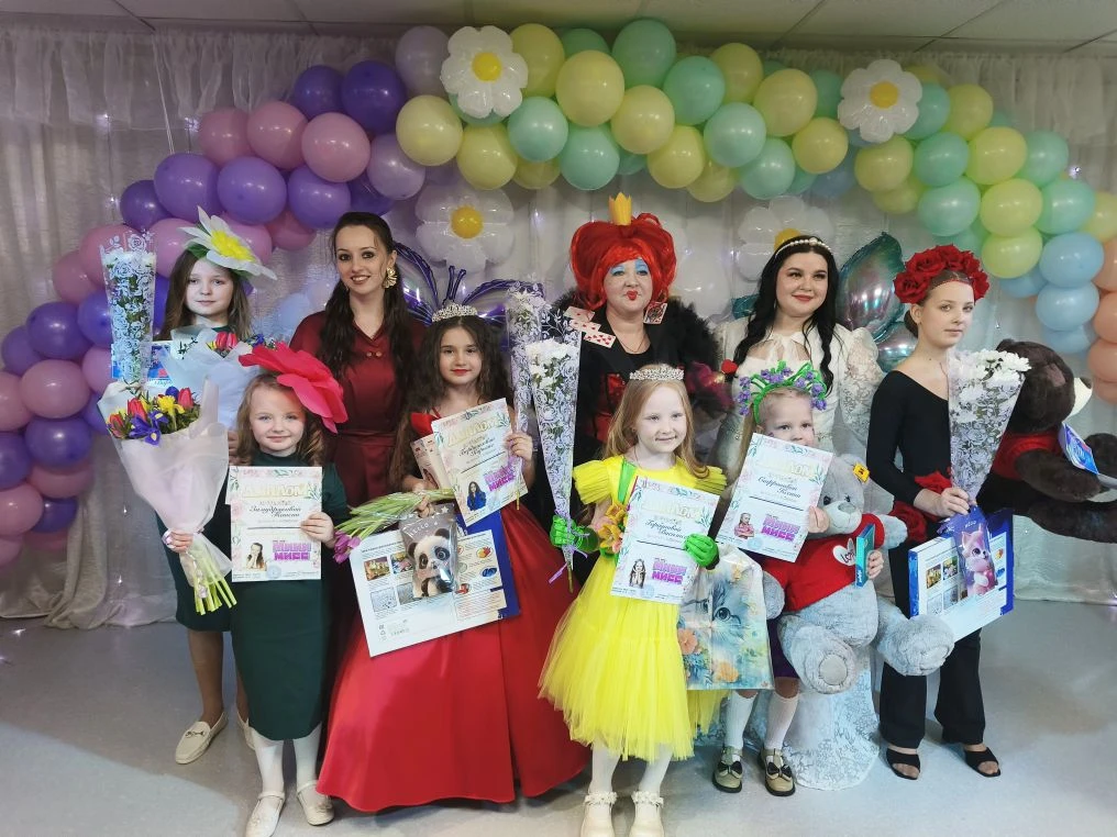 👸✨ 6️⃣ марта в клубе им. Артёма прошёл детский конкурс красоты и таланта «Мини мисс Ис...