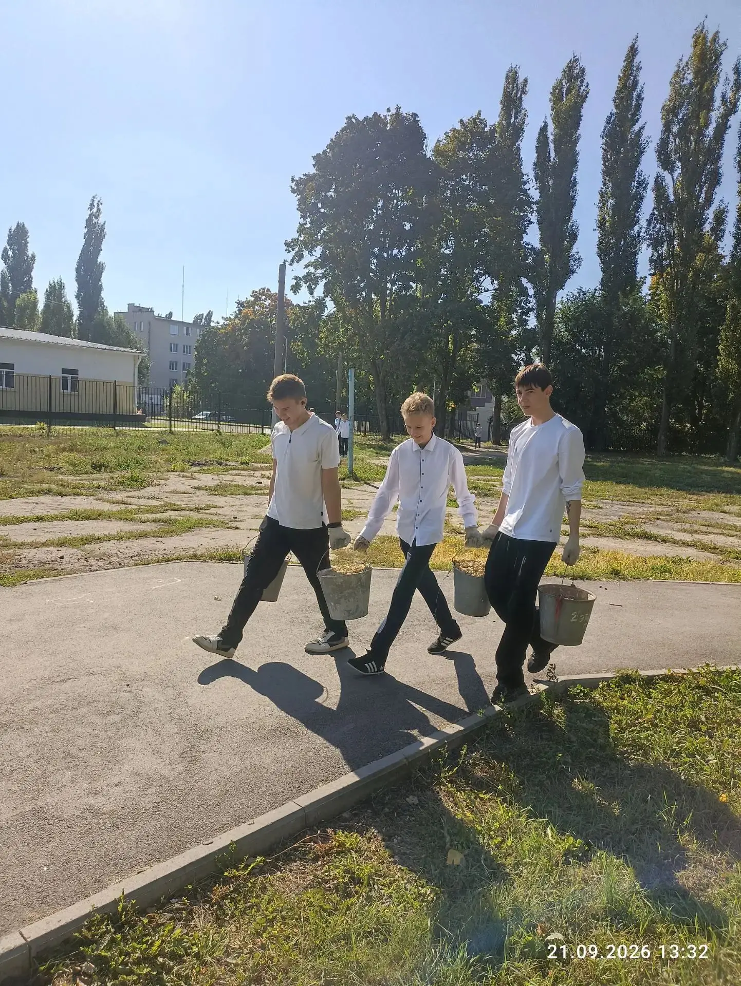 Наша школа — это не просто здание, а общий дом, который мы создаём вместе. И очень хоче...