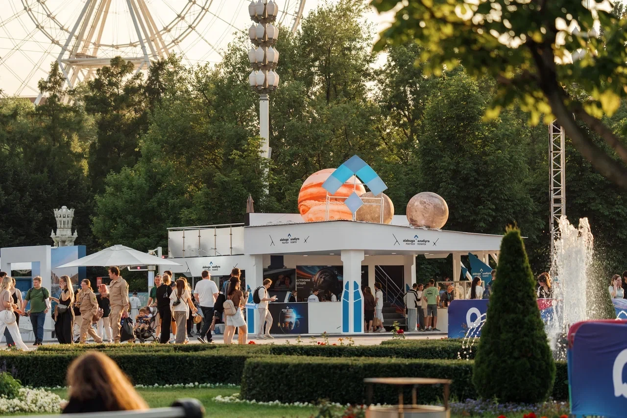 😁 Сыыыыыыр!

Пока вы увлеченно управляли нашей роборукой KUKA и рассматривали новые миры в VR-очках