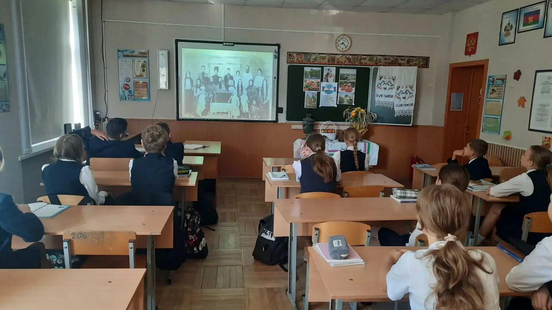 В лицее 3 им. М. В. Ломоносова  начались мероприятия, посвященные Дню рождения Краснода...