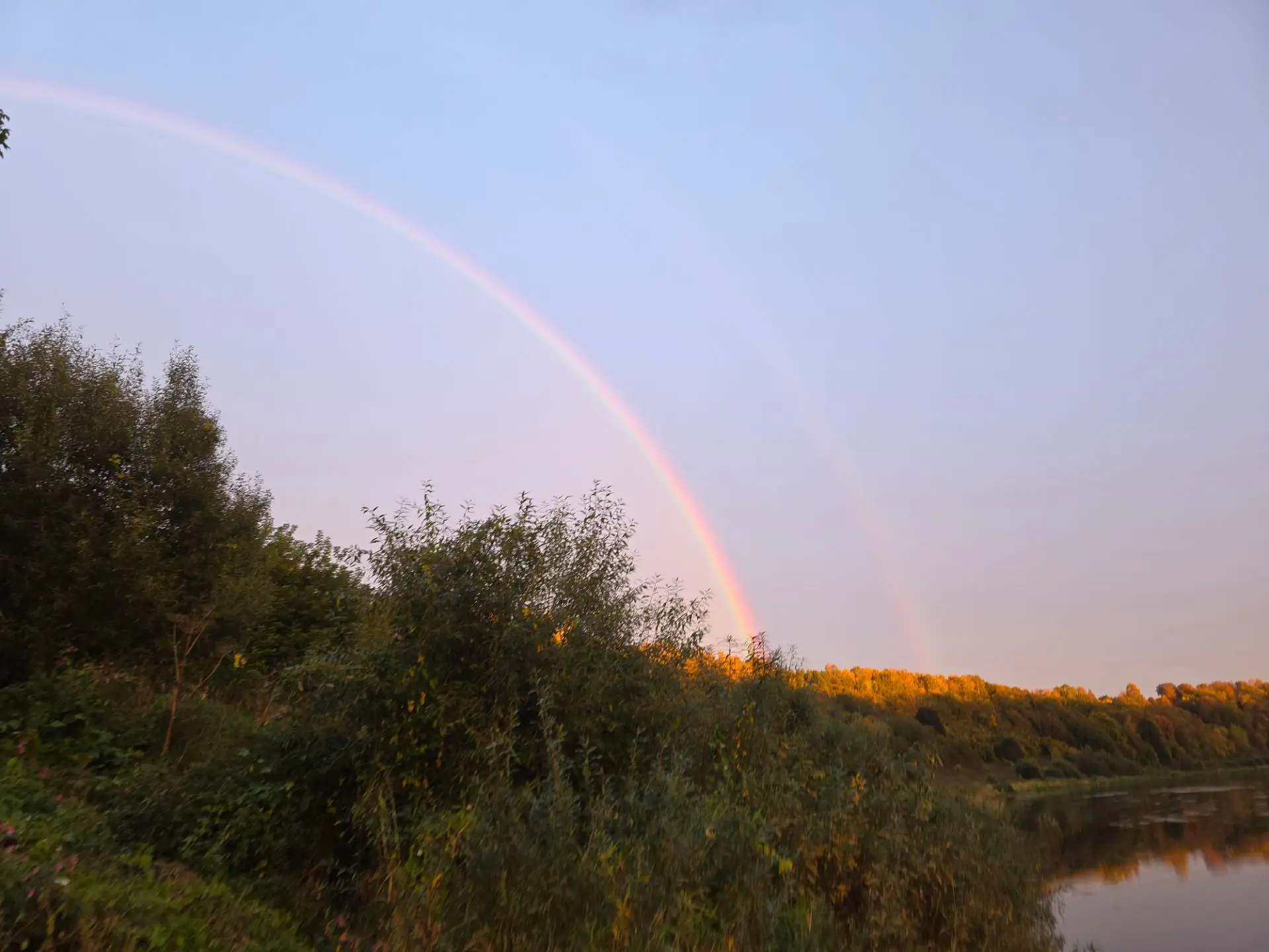 Какая вчера радуга 🌈 красивая была после дождя