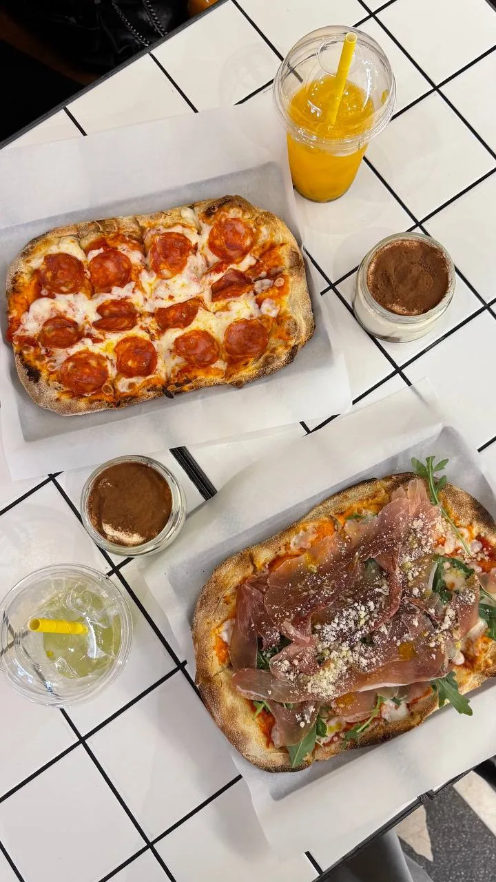 — за той самой пиццей! 🍕

Также здесь запустили новую линейку круглых пиццетт.
Всего 7 пиццет: Мари