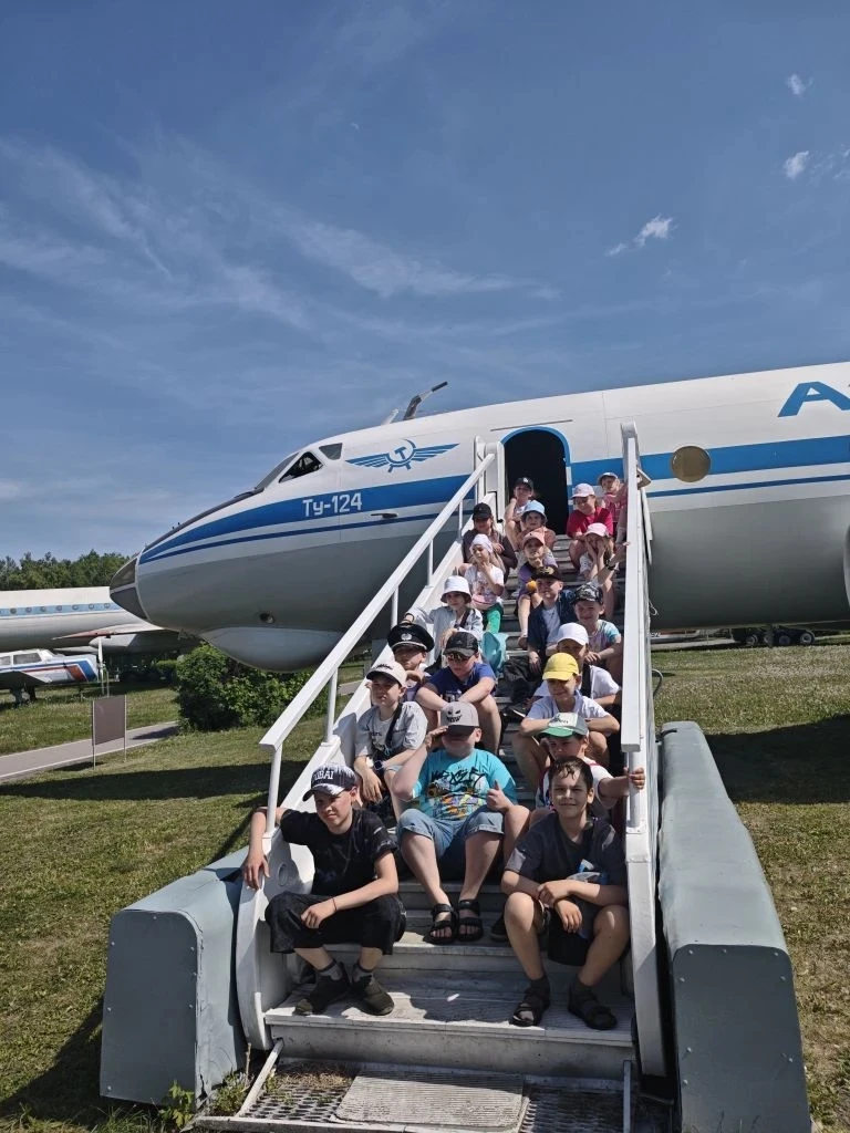 ✈Наши экскурсии   2б класс и классный руководитель Липанова А.С. посетили уникальный Ульяновский  му