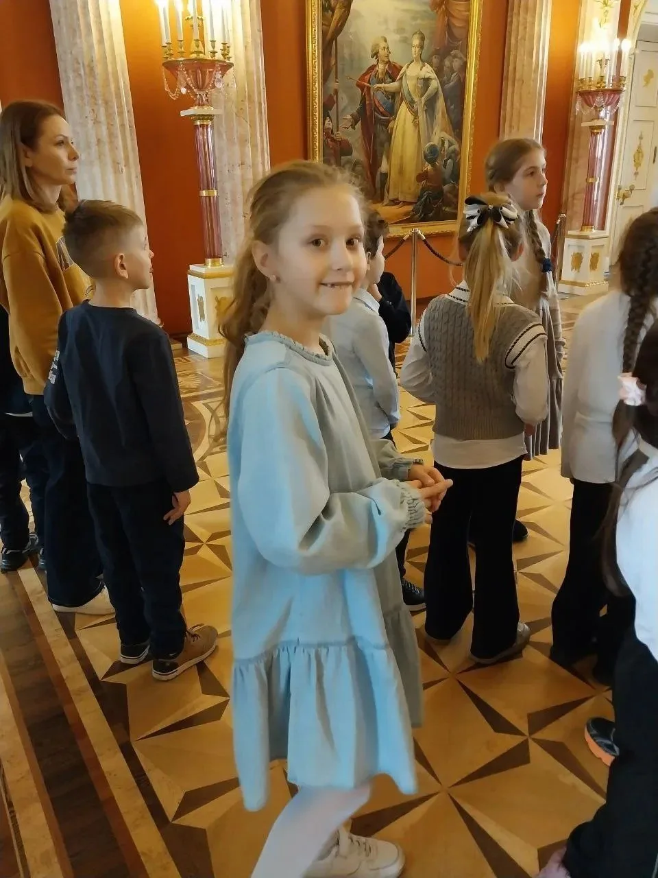 ✨ ИМПЕРАТРИЦА РАССКАЗАЛА НАМ СКАЗКУ! ✨ Представьте: старинный парк, величественные дворцы — и первок