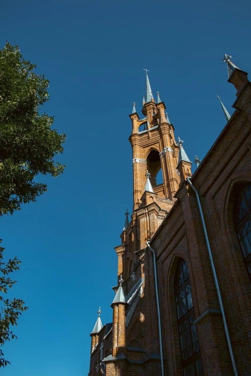 Римско-католическая Церковь Приход Пресвятого Сердца Иисуса, Самара

📍Координаты - 53.193759, 50.09