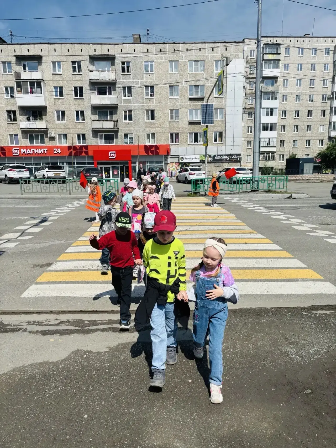 В рамках недели «Дорога без опасности» ребята, подготовительных групп 3 и 7, отправились на увлекате