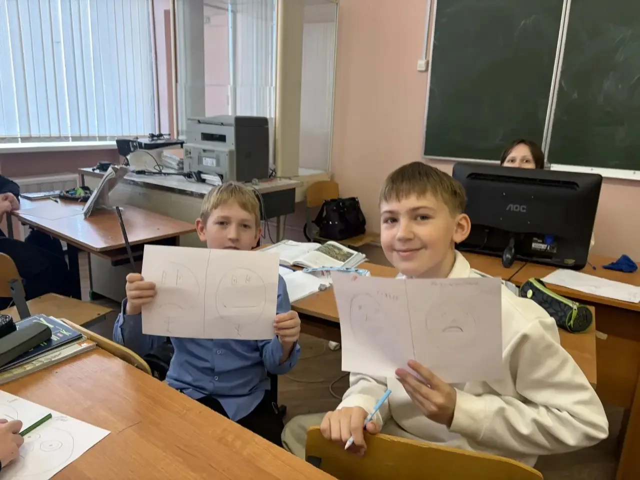 АРТ-МАСТЕРСКАЯ ✌🏼  В рамках недели психологии в школе прошла арт- мастерская «Рисуем эмоции» для уче