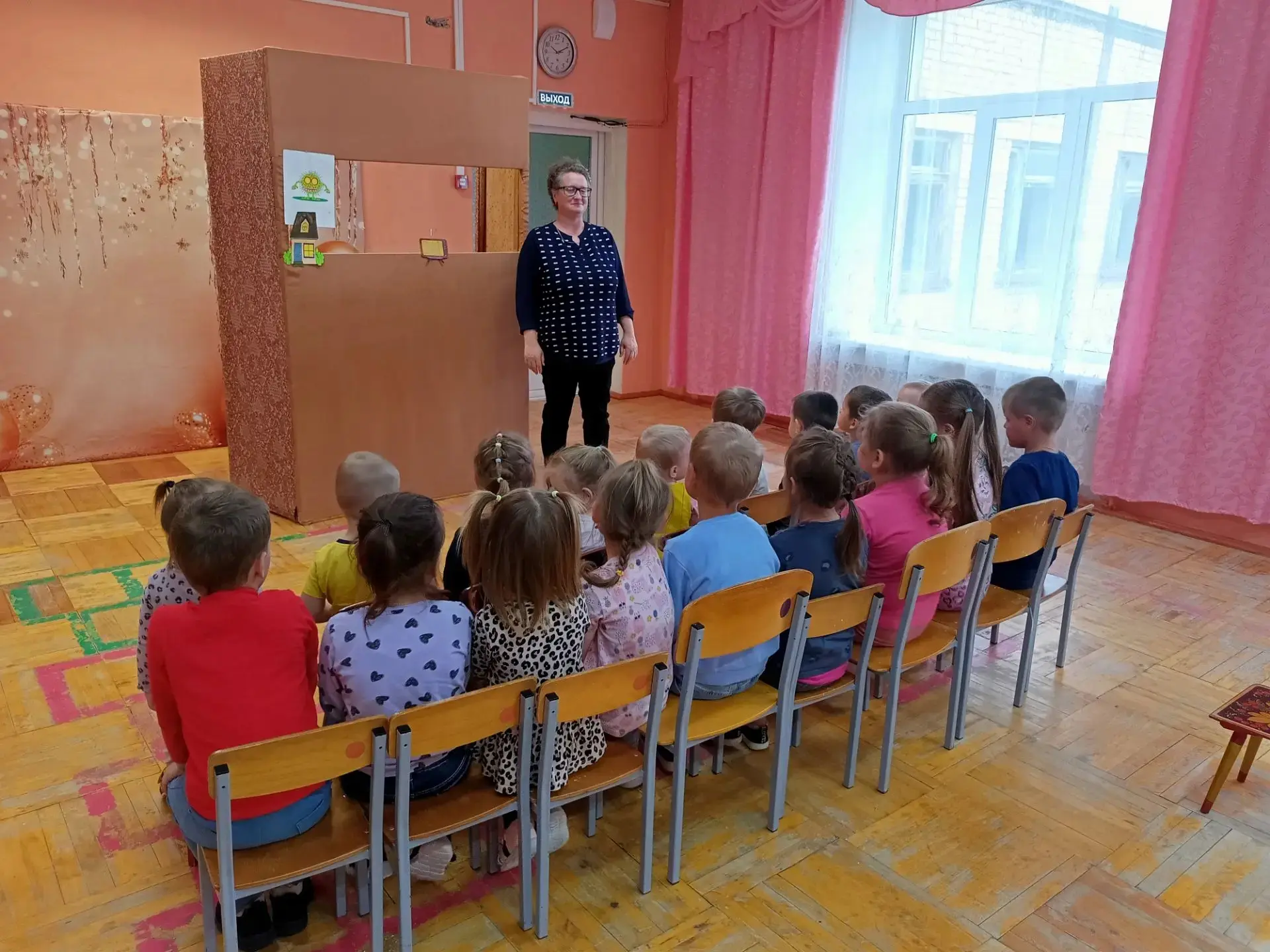 Кукольный театр 🎭.
"Сказка о Слабыше и микробе".
Сегодня мы с ребятами говорили о здоровье, о том ч