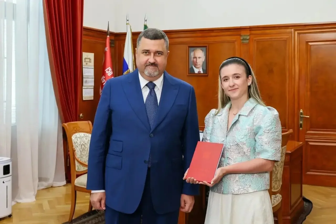 🎓 150-тысячный диплом с отличием вручён выпускнице ДГУ Алине Рабадановой