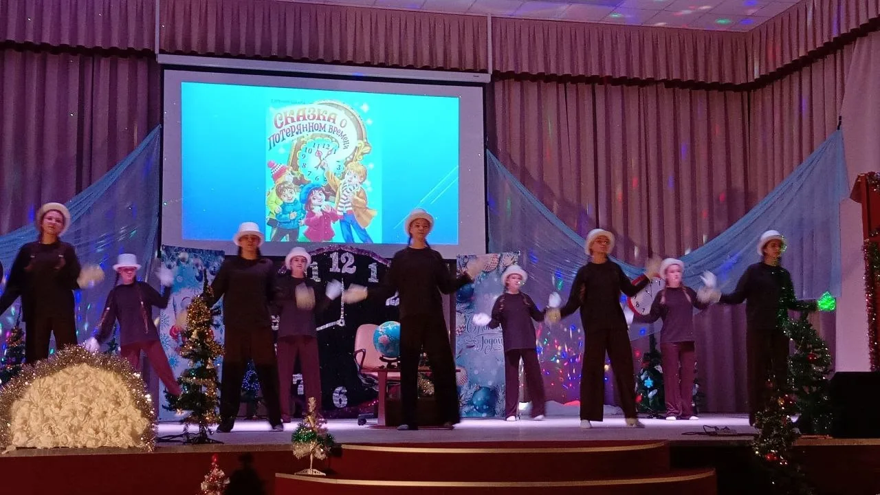 ❄️🎅🎉В нашей школе состоялось по-настоящему волшебное событие — старшеклассники подготовили трогатель
