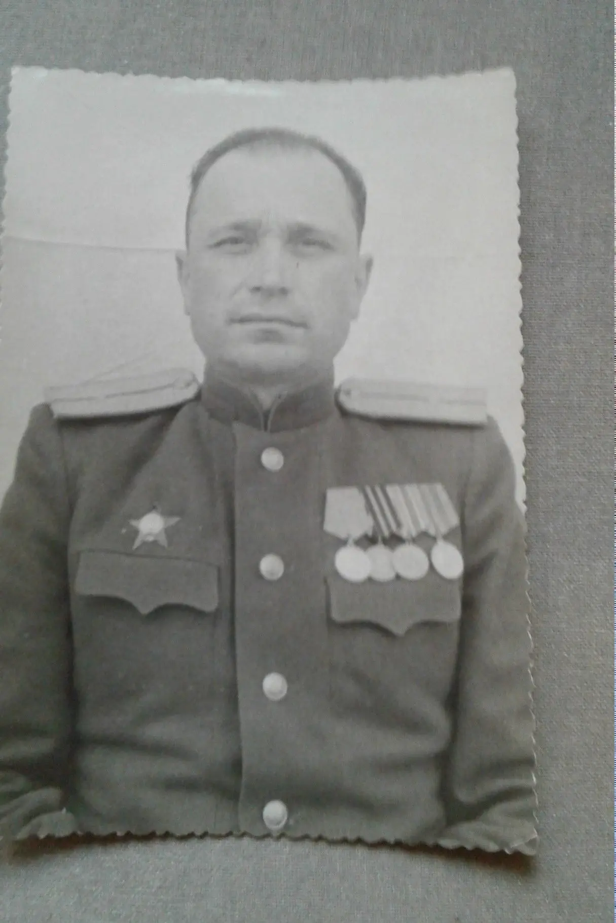 Мой дедушка Ерёменко Павел Лукьянович, 1908 года рождения. Был военным и до войны, капитан. Служи