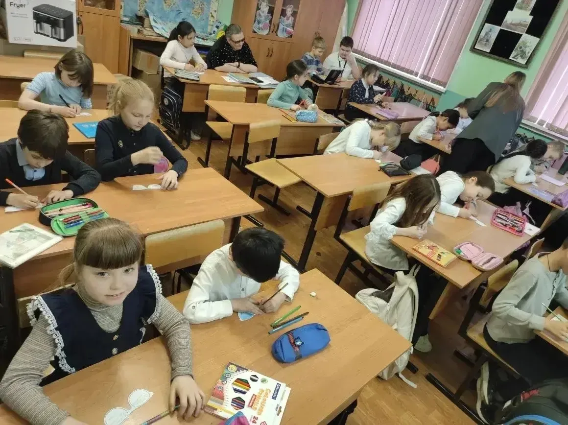 📍В нашей школе прошли важные акции, направленные на поддержку и понимание людей с особенностями.  ⭕️