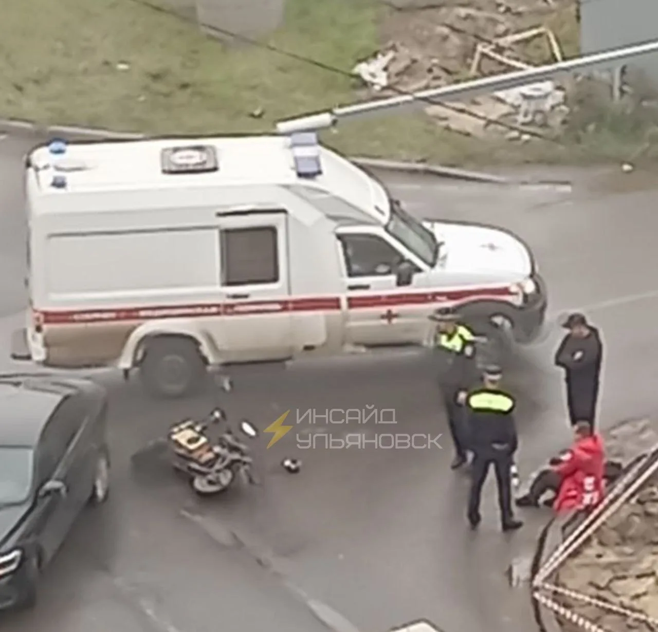 ❗️Сейчас на перекрёстке Самарская - Отрадная сбили курьера на мопеде