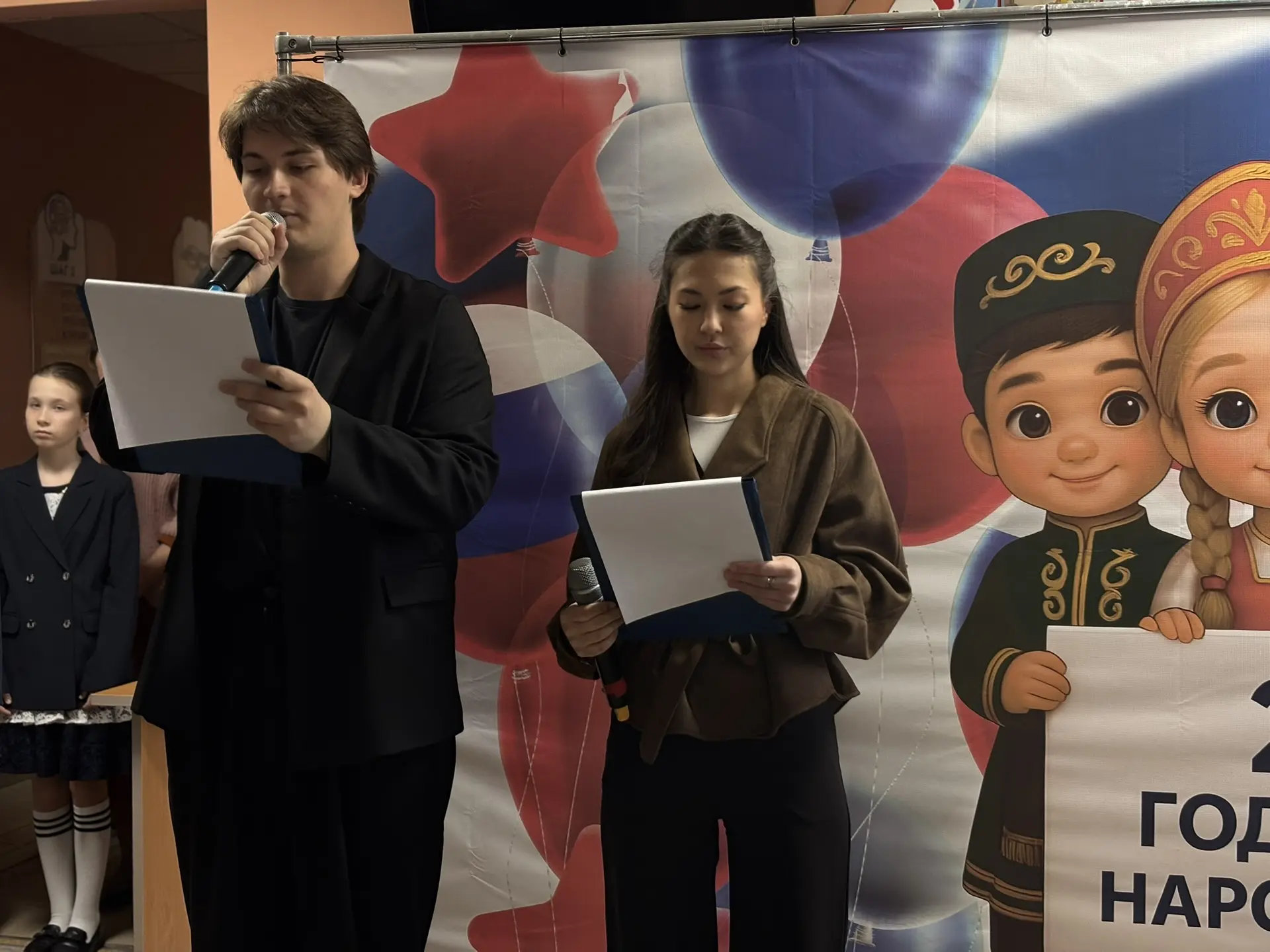 🇷🇺Еженедельная линейка и старт важных патриотических акций  Сегодня в нашей школе прошла еженедельна