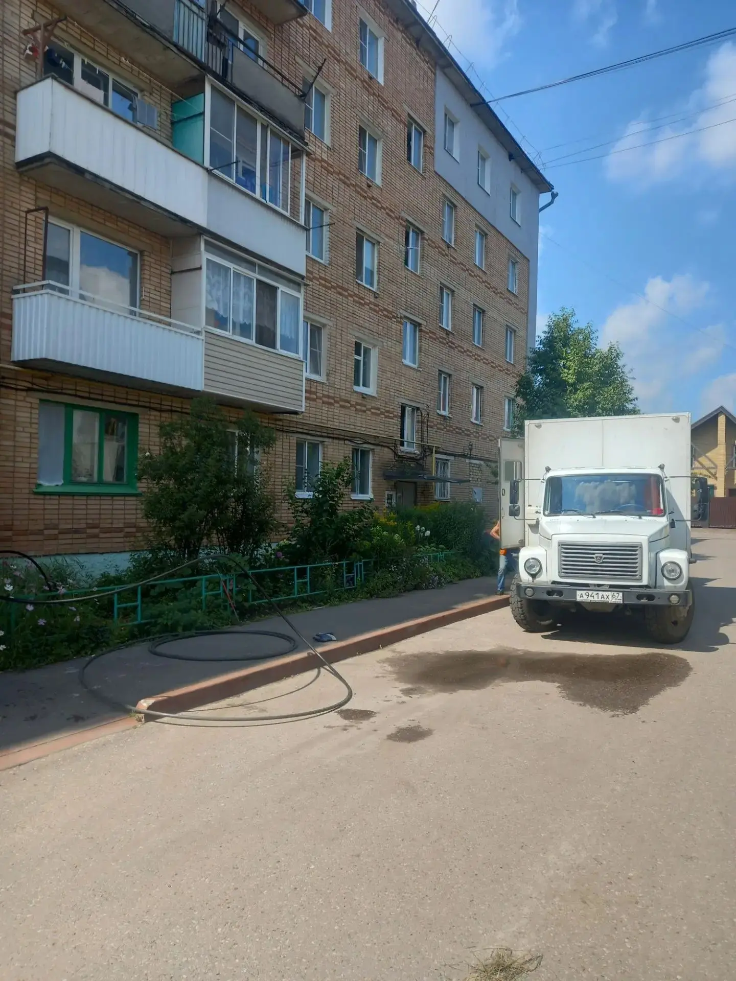 Устранение засора сети канализации на улицах: Матросова, д.17 и Молодежная, д.10