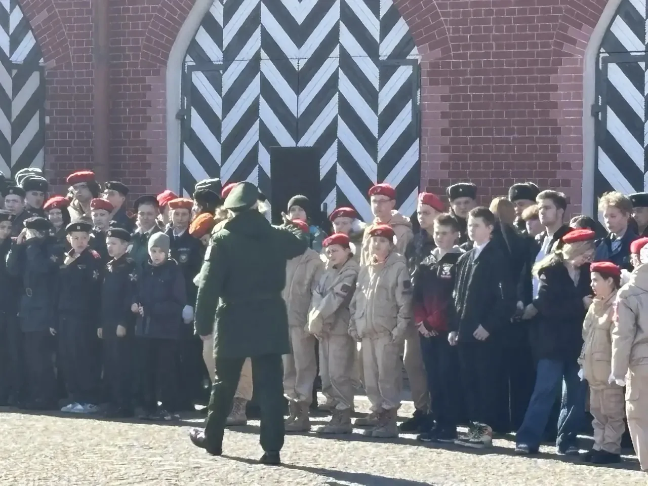 Посвящение в «Юнармию»: торжественный день в Петропавловской крепости 🇷🇺   Сегодня ученики нашей шко