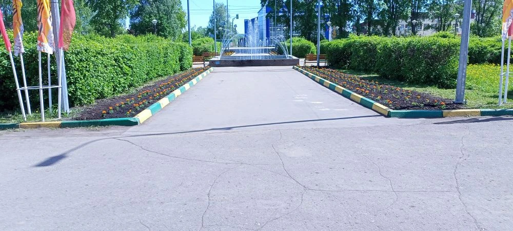🌸🏵️🌼В рамках благоустройства территории сотрудники Управления финансов приняли участ...