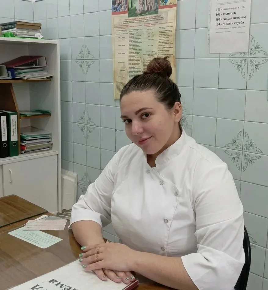 Путь от студентки до фельдшера: история Ангелины Заверниволк
В 2023 году филиал Амурского медицинско