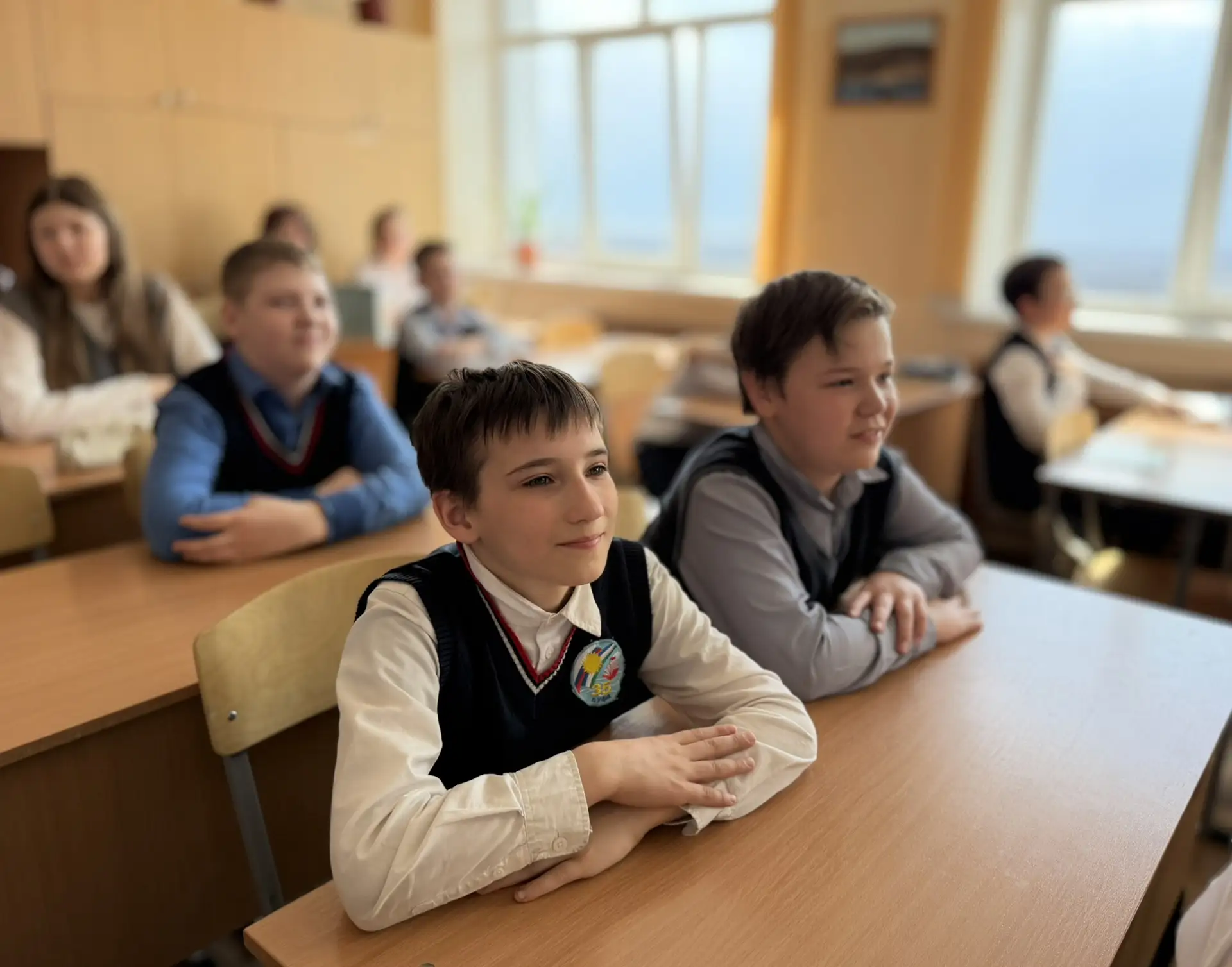 Сегодня в 5Б и 5В классах прошли увлекательные познавательные уроки в игровом формате «Путешествие в