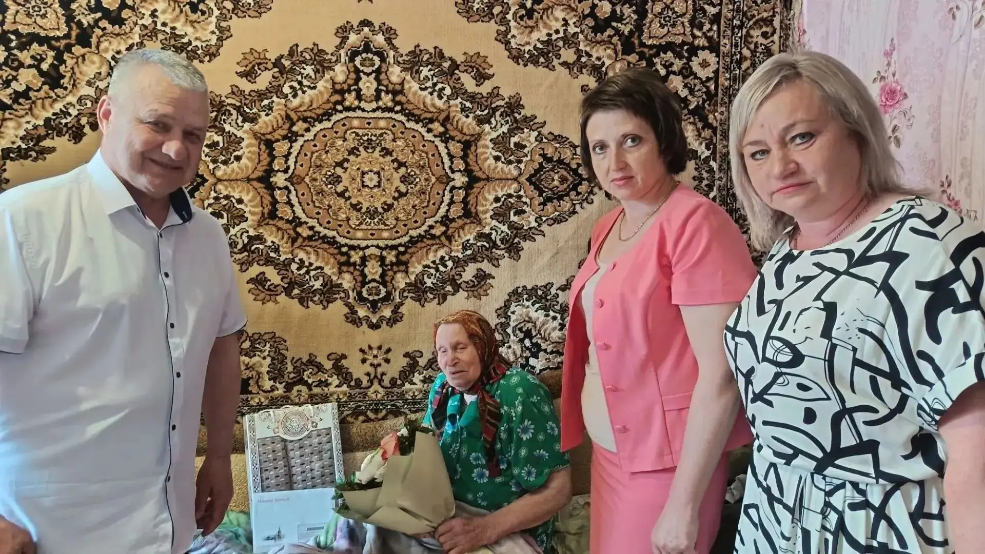 🎉 Сегодня своё 98-летие отмечает ветеран Великой Отечественной войны, труженица тыла — Попова Татья