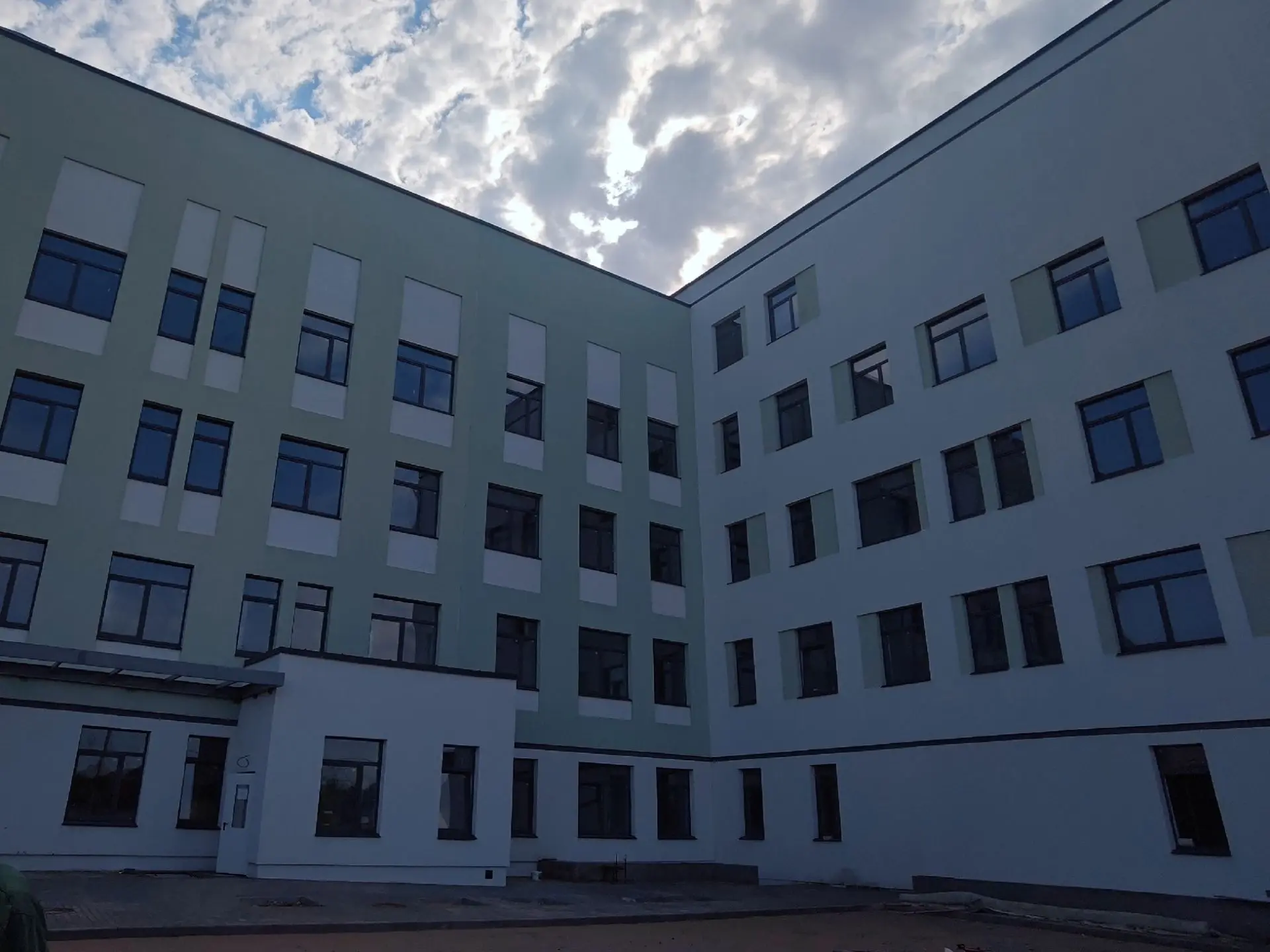 🏥 Продолжаются строительно - монтажные и отделочные работы в здании новой поликлиники ...