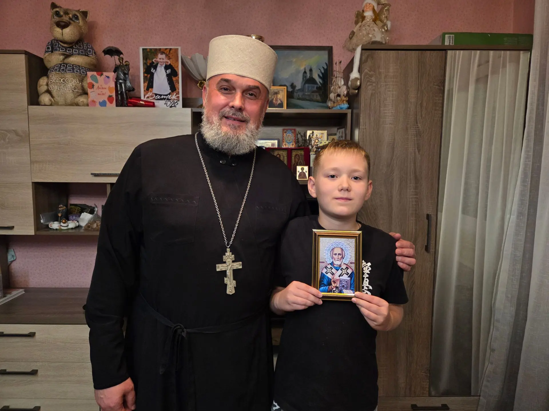 Первого сентября приехал поздравить с Днем знаний отрока Александра и его замечательных...