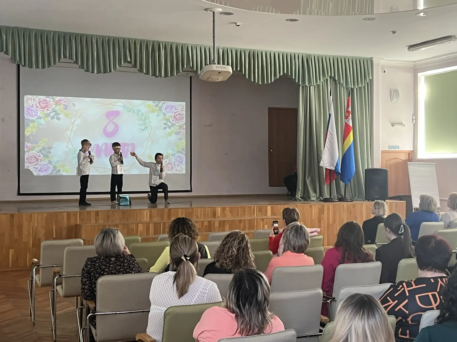 🎉🌸 Школьный концерт к 8 марта! 🌸🎉  Дорогие друзья!   6 марта в нашей школе прошел замечательный конц