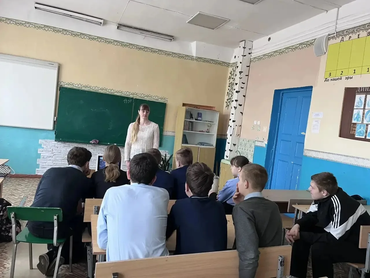 В школе прошли памятные мероприятия, посвященные Дню памяти о геноциде советского народ...