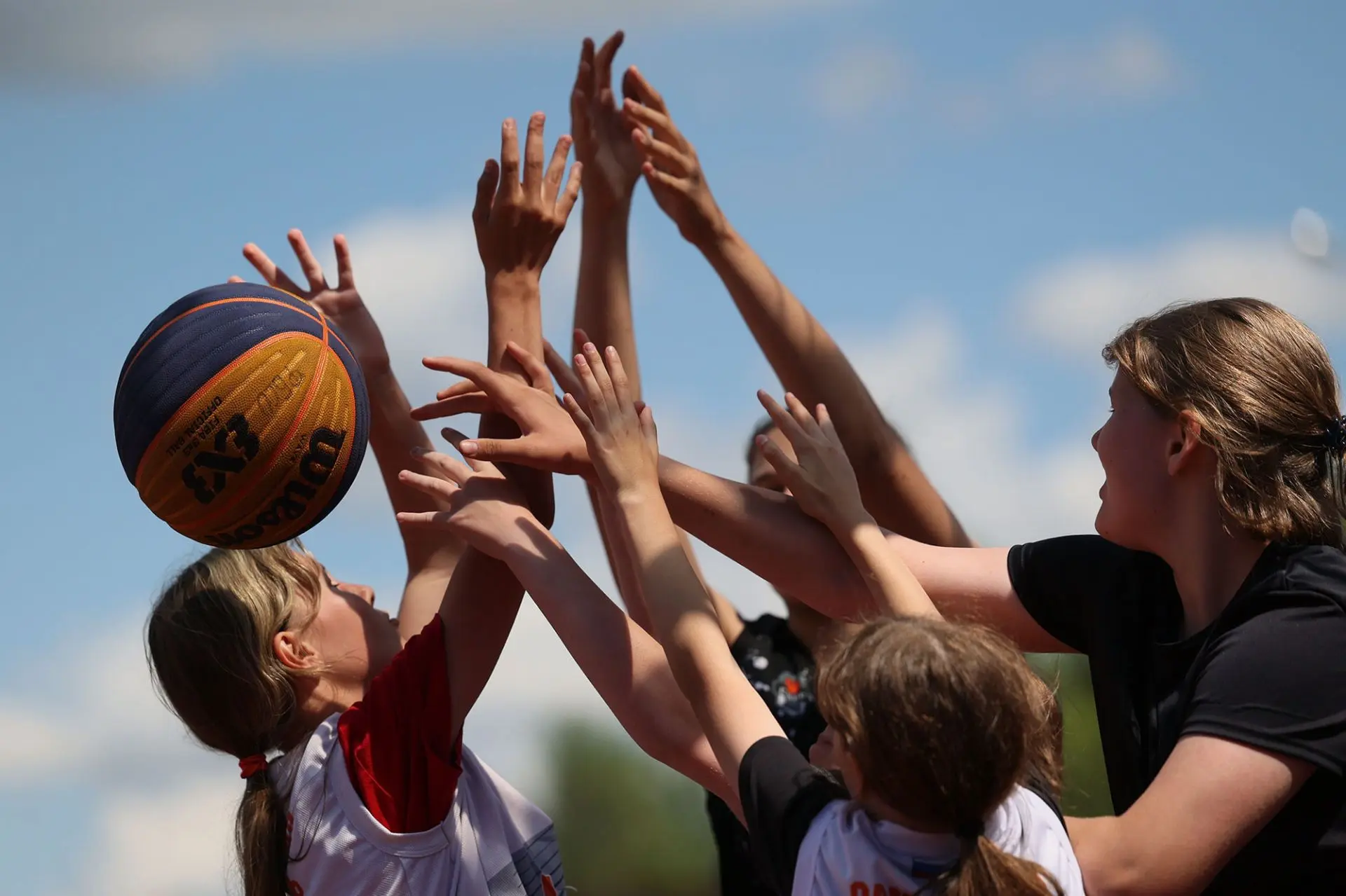 Летняя лига 3х3: главное о третьем туре

https://vk.com/basket63?w=wall-180496296_14490

#летняялига