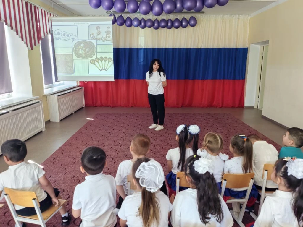 🇷🇺 12 июня в нaшей стрaне отмечaется День России. Это прaздник свободы, мирa и добрa. Он символизи