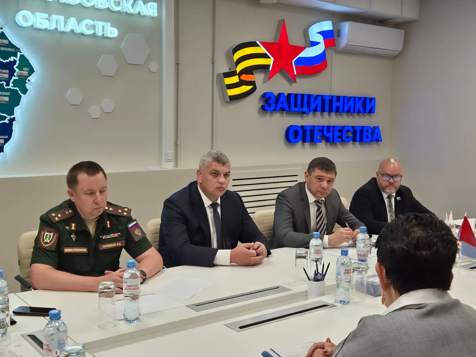 Глава Тамбовской области Евгений Первышов провел личный прием участников специальной военной операци