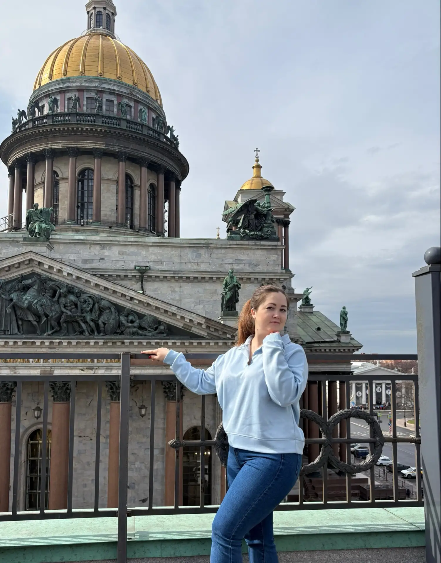 Июнь, белые ночи, фонтаны, дворцы, разводные мосты и солнце, которое забывает садиться ...