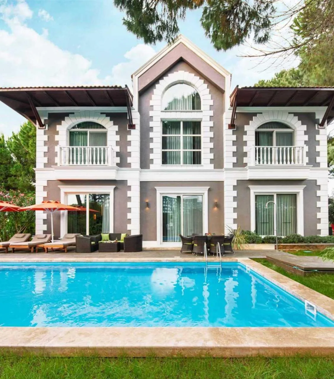 Осенние каникулы большой компанией, а что если снять виллу? 🏠

Не номер, не два номера рядом, а цел
