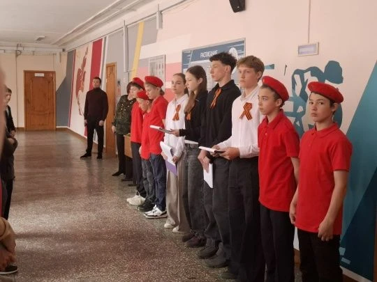 Торжественная линейка ко Дню Победы: помним и чтим подвиг героев 12 мая в нашей школе прошла торжест