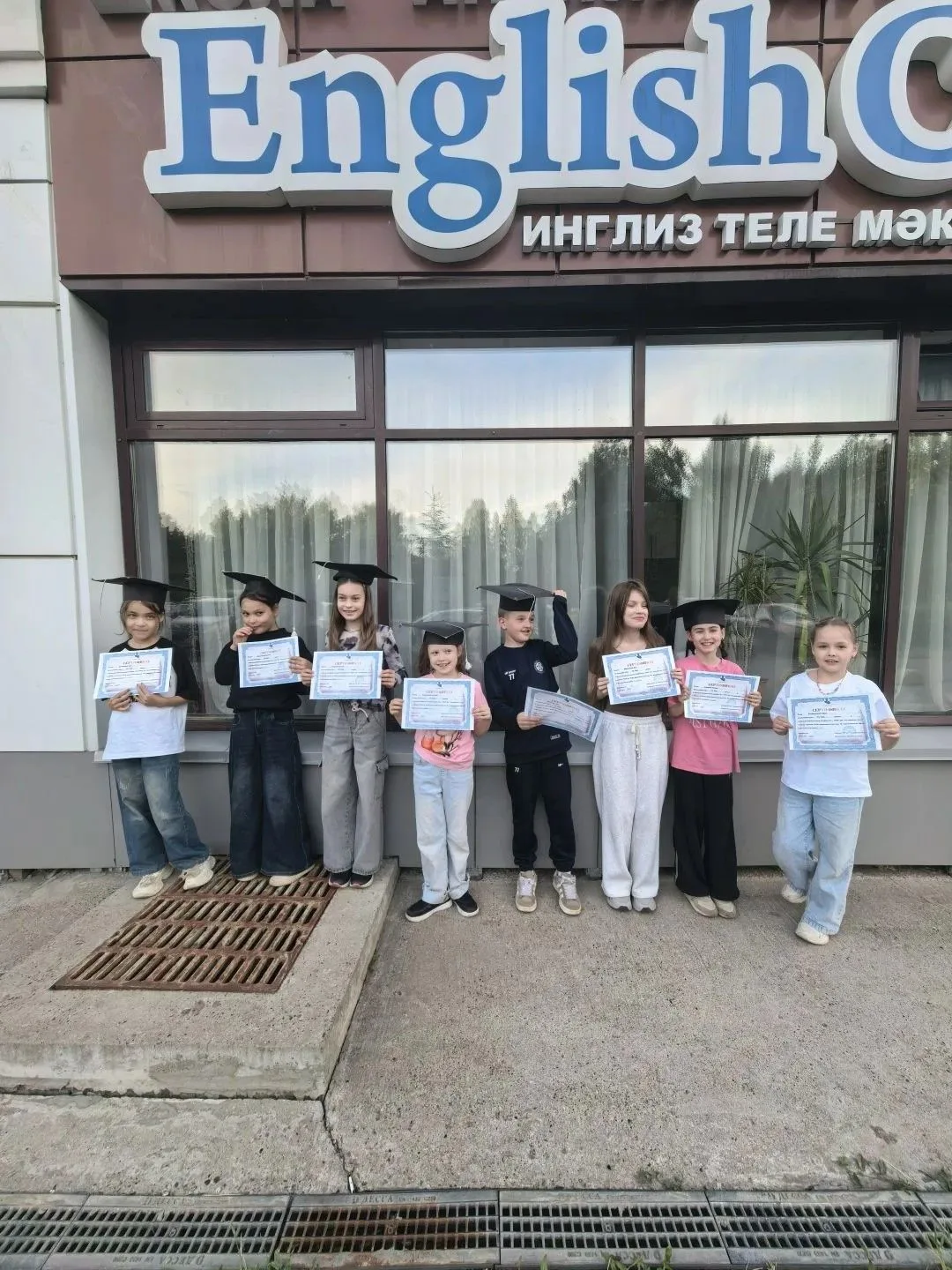 Еще одна группа выпустилась сегодня, 2й детский уровень, ученики мисс Марии. Будем рады...
