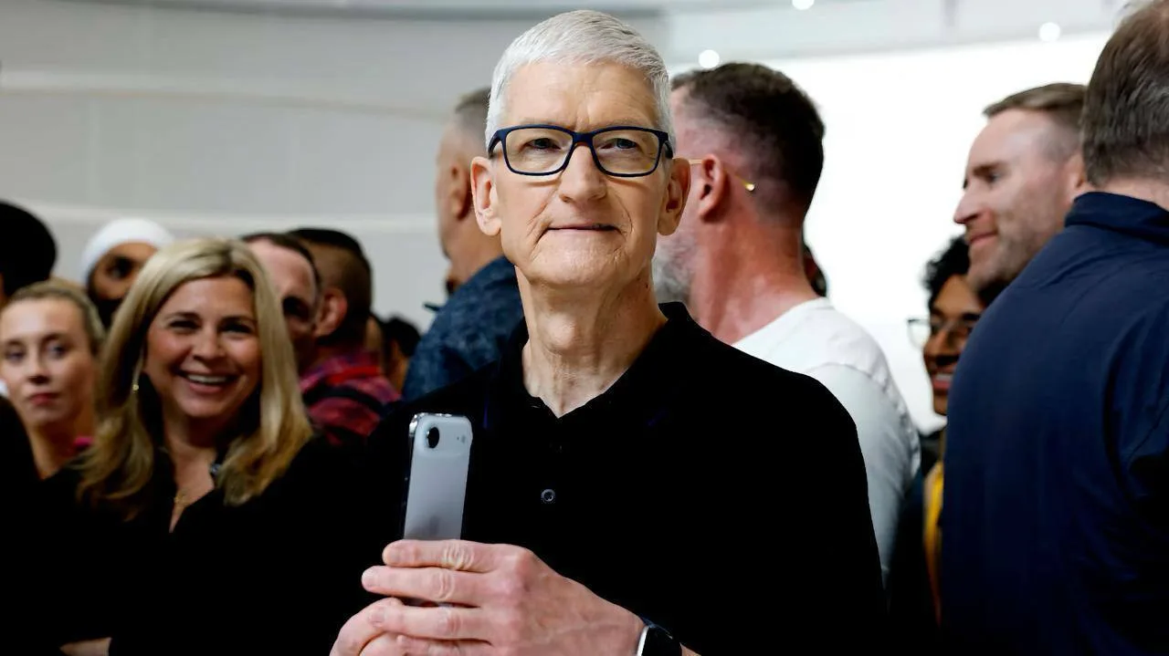 Apple поднимает цены 😢

Несмотря на то, что производители памяти подняли цены на свои компоненты, A
