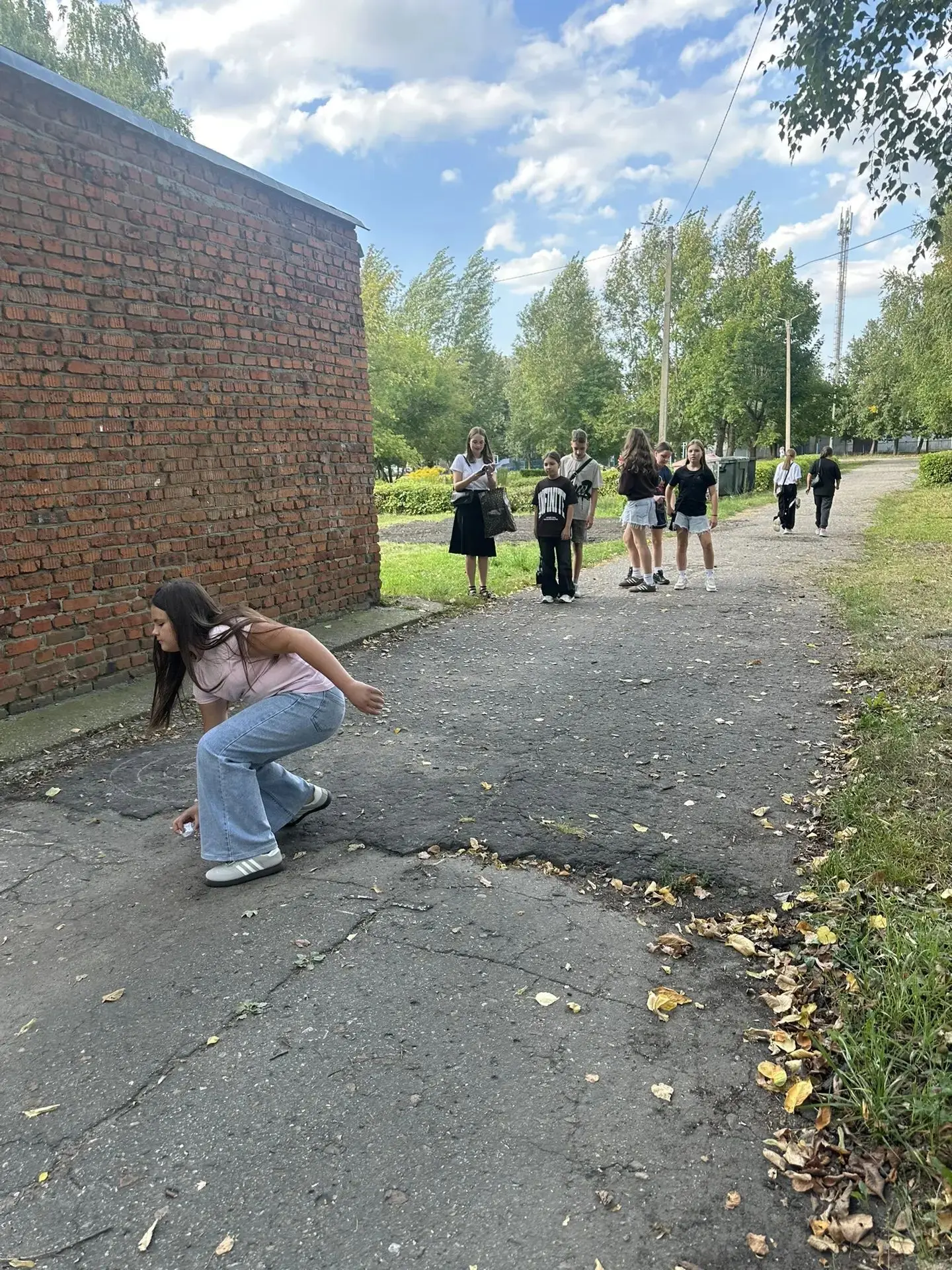 1 сентября обучающиеся 6В класса, разделившись на команды, стали участниками спортивног...