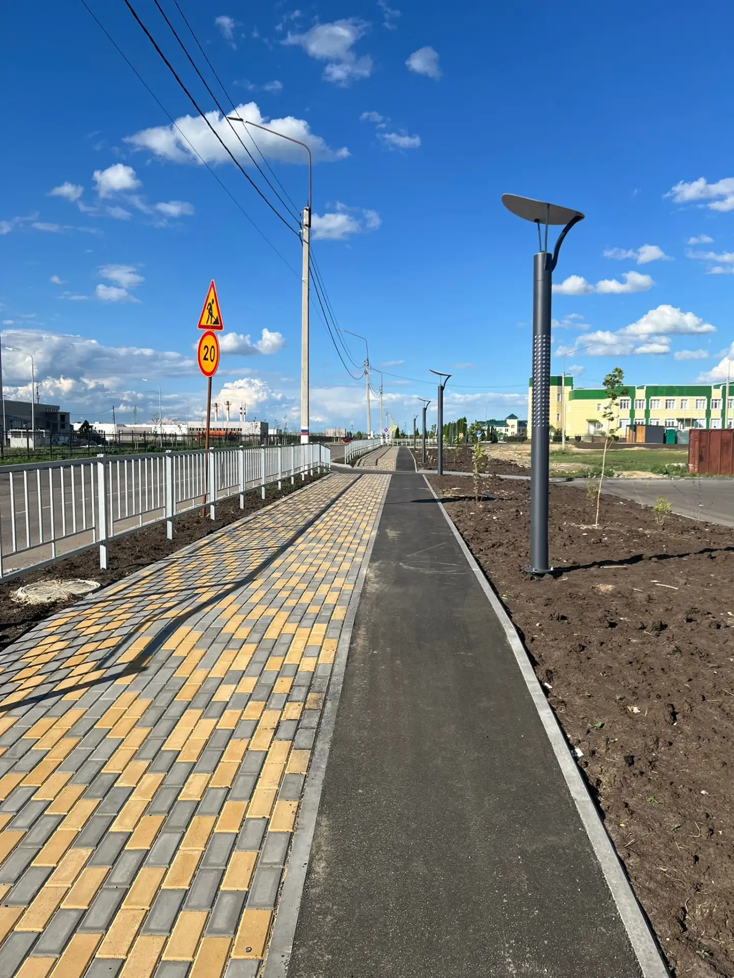 Обновленный бульвар возле новой школы