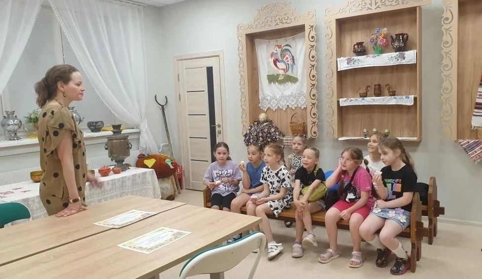 Встречают по одёжке:  история костюмов народов России 🇷🇺✨