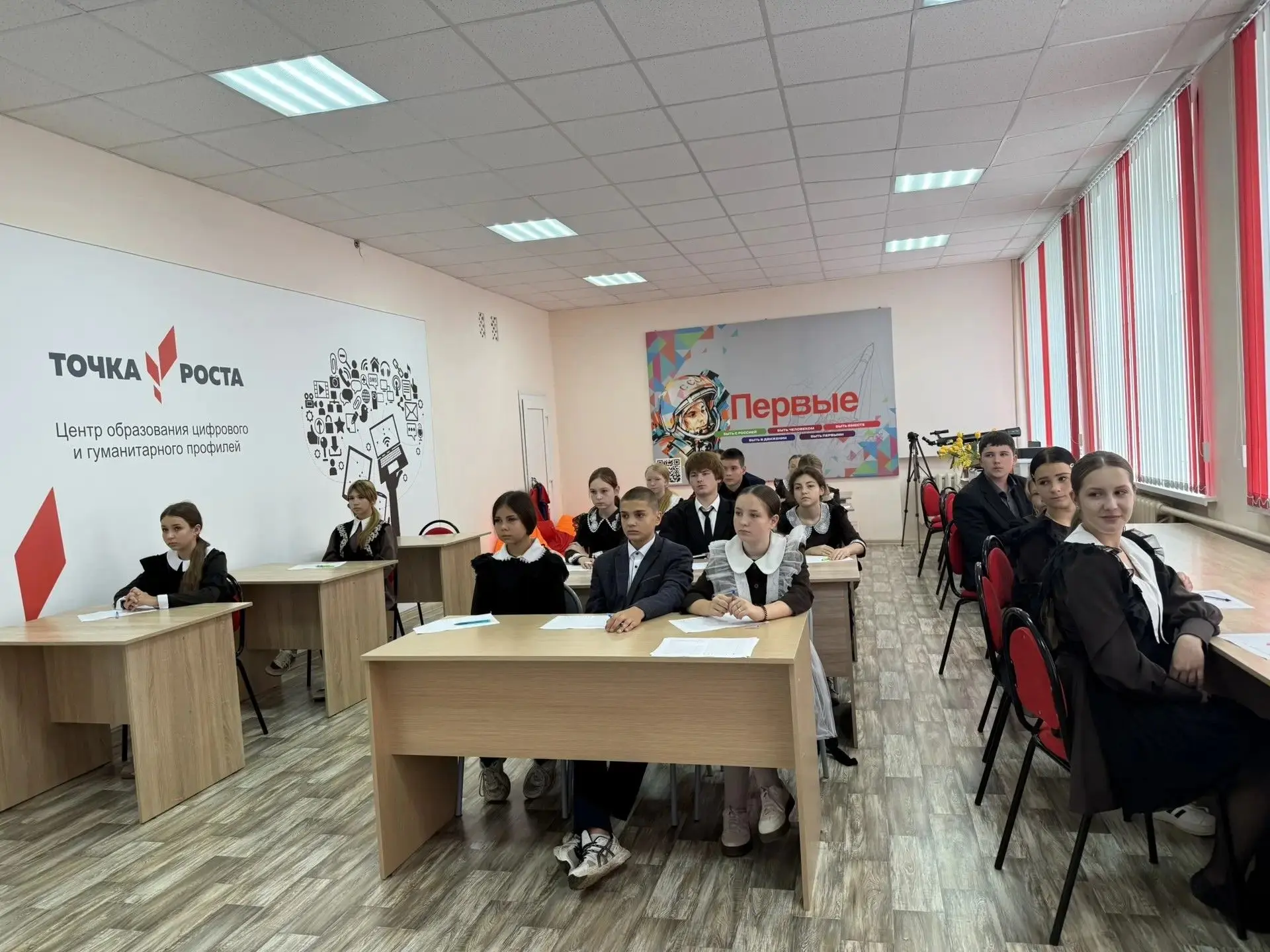 8 сентября на базе МБОУ СОШ №2 г. Никольска состоялся Всероссийский диктант «Россия — д...