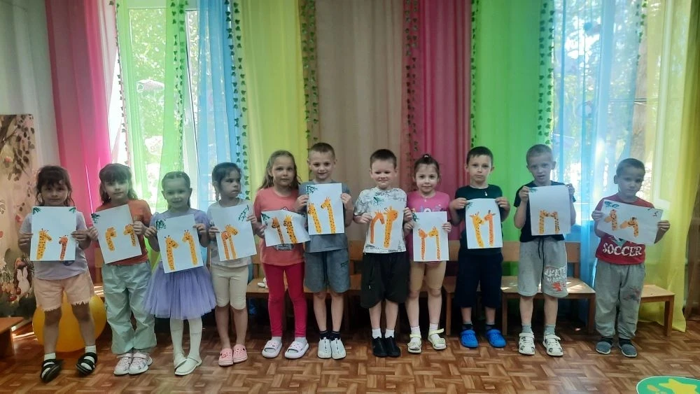 🌟 Увлекательные уроки рисования в старшей группе! 🎨Дети создавали забавные и яркие рисунки на тему