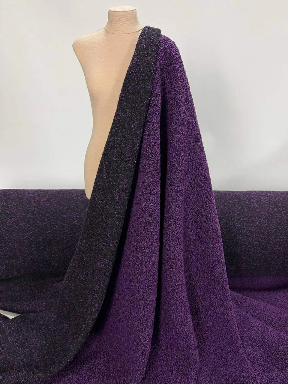 Твид двухсторонний Piacenza.🔮

Артикул: M 1032.👆
Состав: 80% WV (вирджинская шерсть), 15% PAN (пол
