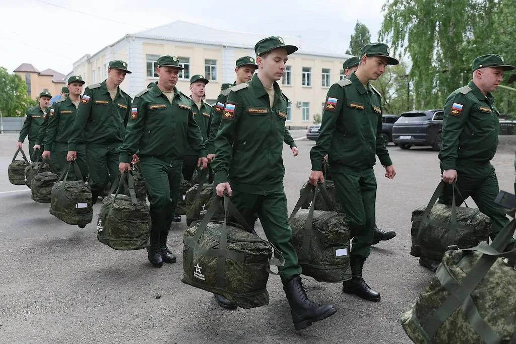 Более 2800 дагестанцев призовут в армию этой осенью